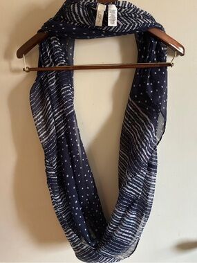 LOFT Navy and White Sheer Patterned Stripes/ Dots Infinity Scarf EUC Never Worn